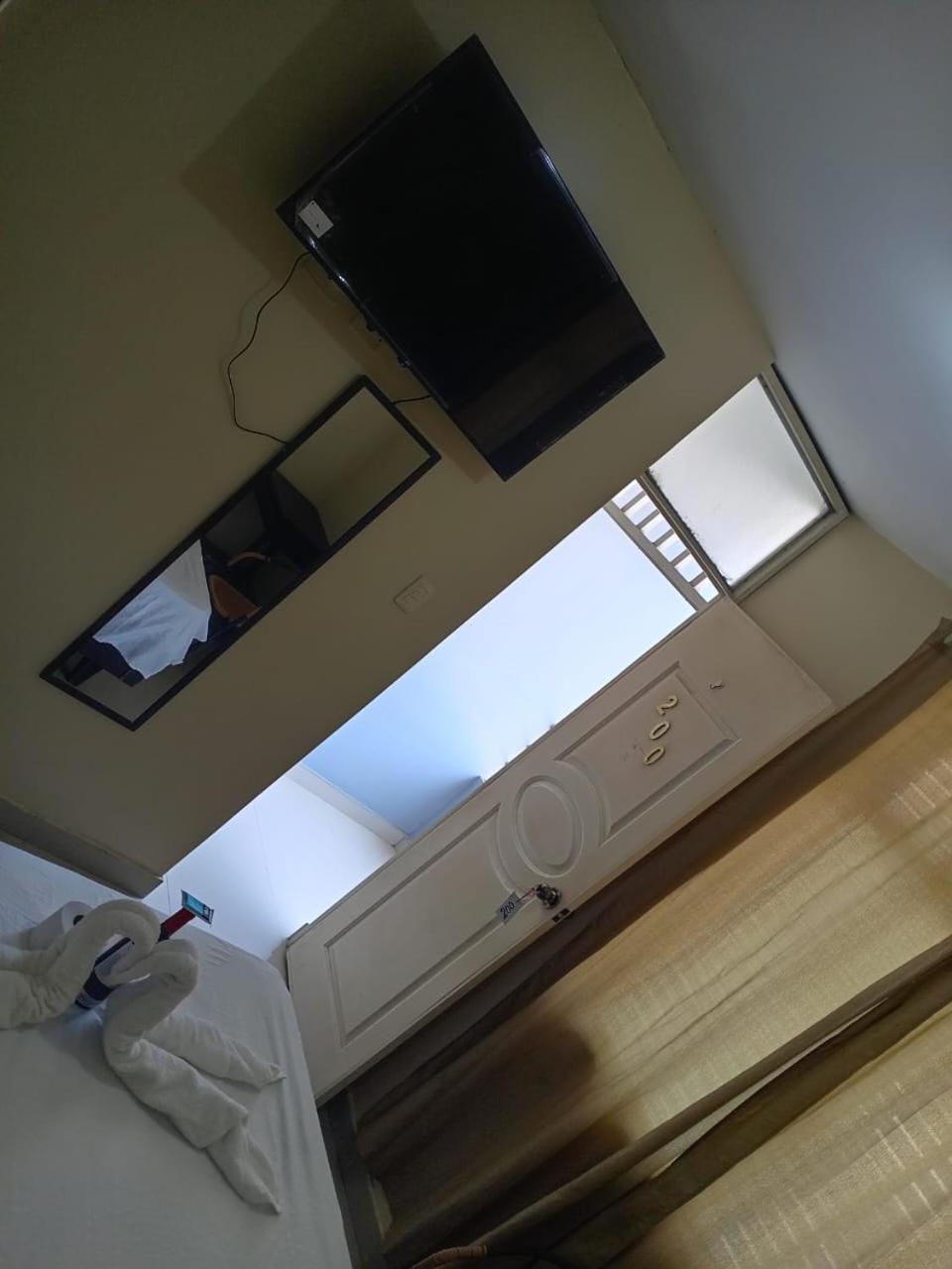 פיורה Hotel Inca Peru מראה חיצוני תמונה